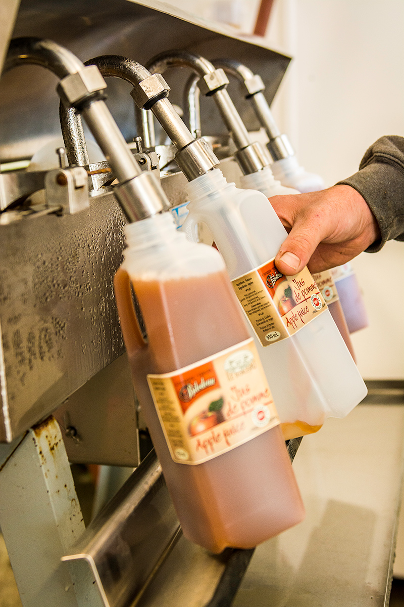 Remplissage de jus de pomme